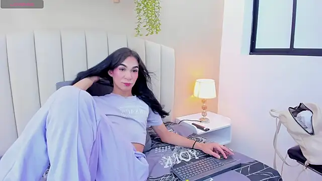 Snapshot of Mia_thompson_19 chatting on 9, 5, 2026 Mia thompson 19 online show from 9, 5, 2026