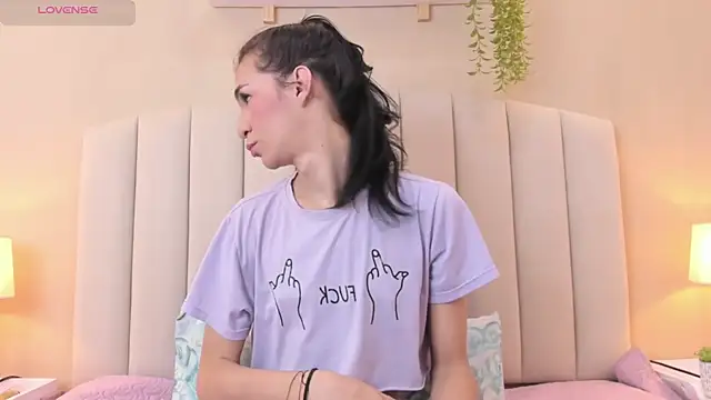 Mia thompson 19 online show from 15, 1, 2026