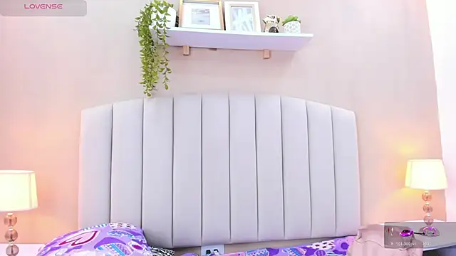 Mia thompson 19 online show from 7, 1, 2026