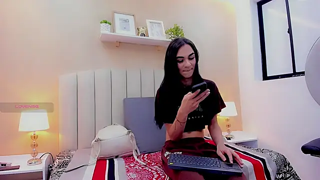 Snapshot of Mia_thompson_19 chatting on 28, 5, 2026 Mia thompson 19 online show from 28, 5, 2026