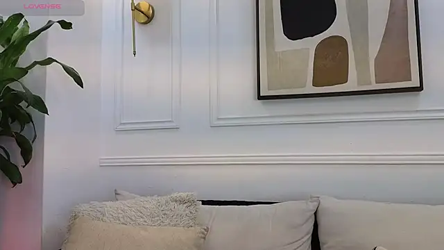 Mia thompson 19 online show from 24, 2, 2026