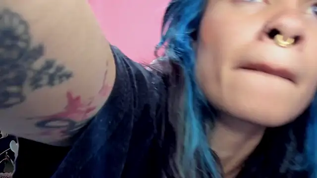 Juanadearco5 online show from 22, 11, 2025