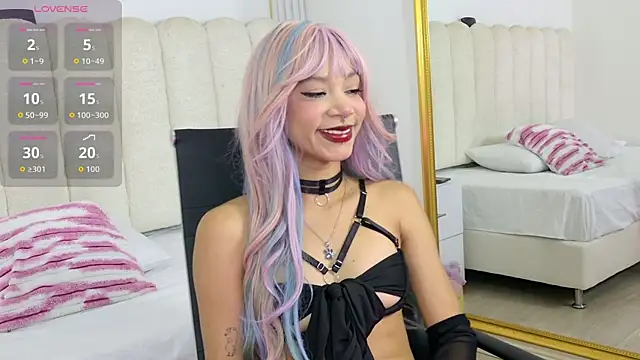 Charlotte Martinez online show from 12, 9, 2025