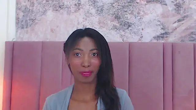 Snapshot of SabrinaDevill chatting on 4, 11, 2025 SabrinaDevill online show from 4, 11, 2025