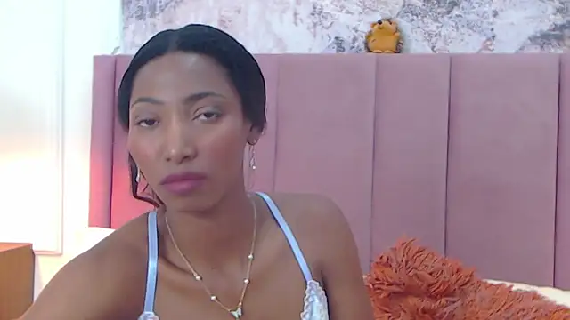 Snapshot of SabrinaDevill chatting on 7, 10, 2025 SabrinaDevill online show from 7, 10, 2025