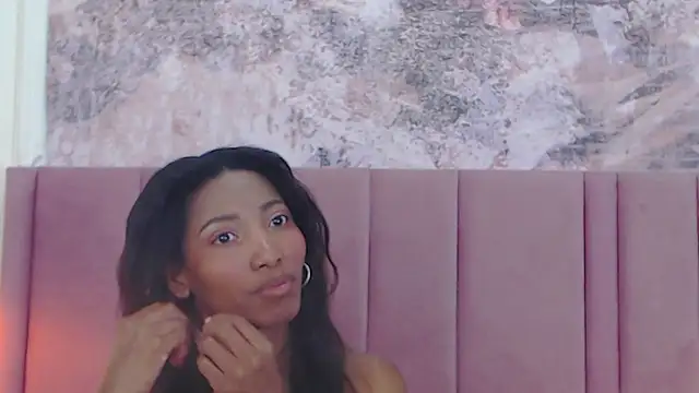 Snapshot of SabrinaDevill chatting on 31, 10, 2025 SabrinaDevill online show from 31, 10, 2025