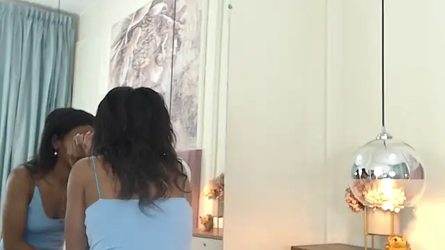 Snapshot of SabrinaDevill chatting on 28, 10, 2025 SabrinaDevill online show from 28, 10, 2025