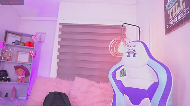 madelyn rose  online show from 23, 9, 2025