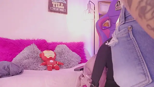 madelyn rose  online show from 25, 3, 2026