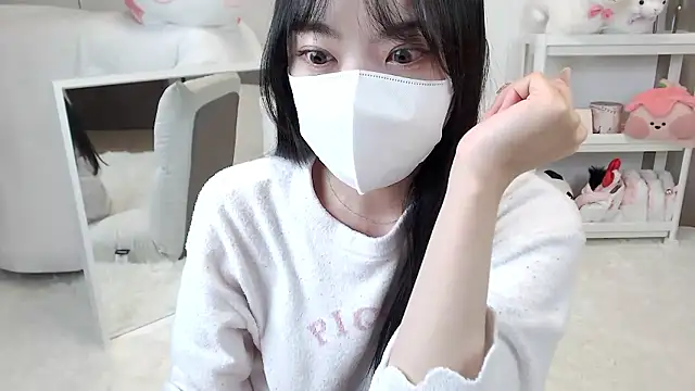 momo room online show from 5, 4, 2026