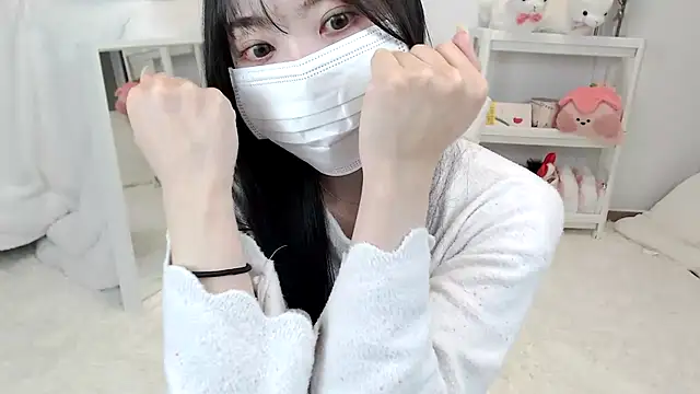 momo room online show from 19, 4, 2026