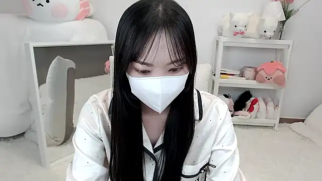 momo room online show from 15, 5, 2026