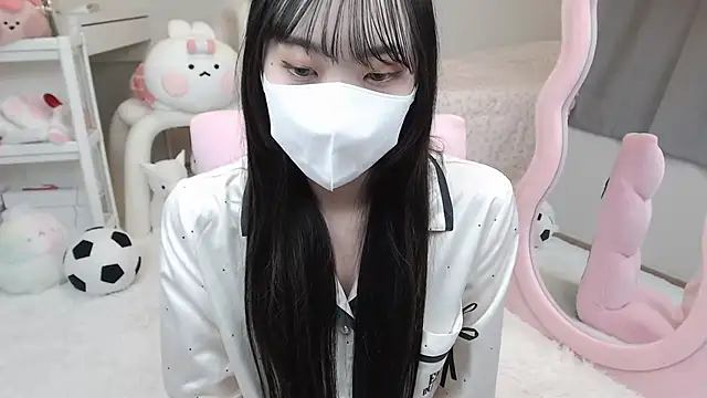 momo room online show from 30, 12, 2024