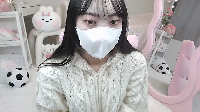 momo room online show from 4, 1, 2025