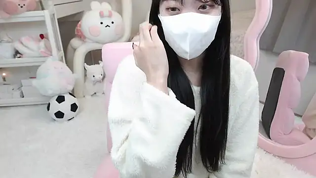 momo room online show from 19, 12, 2024