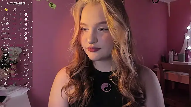 CarolineLovers online show from 25, 11, 2025