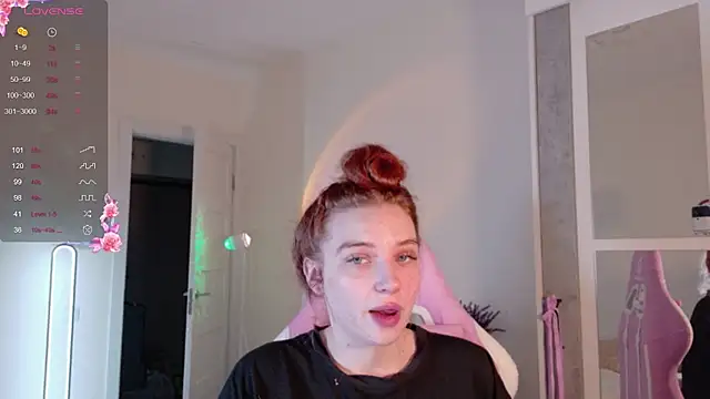 cinnabon girls online show from 13, 10, 2025