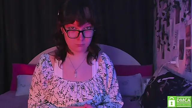 Snapshot of dreamgirllovee chatting on 11, 9, 2025 dreamgirllovee online show from 11, 9, 2025