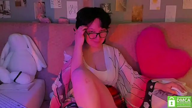 Snapshot of dreamgirllovee chatting on 2, 3, 2025 dreamgirllovee online show from 2, 3, 2025