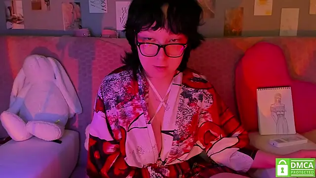 Snapshot of dreamgirllovee chatting on 8, 3, 2025 dreamgirllovee online show from 8, 3, 2025