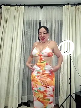Snapshot of viollett_28 chatting on 24, 5, 2026 viollett 28 online show from 24, 5, 2026