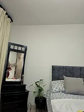 viollett 28 online show from 10, 4, 2026