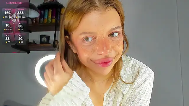 Hannah Carr online show from 10, 10, 2025