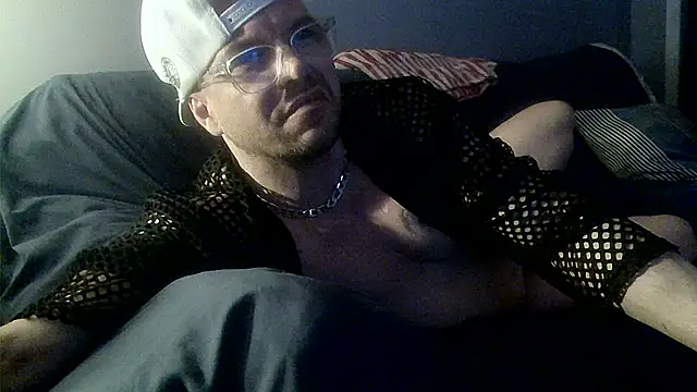 Snapshot of Vinyboy69 chatting on 17, 5, 2026 Vinyboy69 online show from 17, 5, 2026