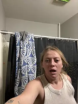 lezbean24 online show from 5, 2, 2026