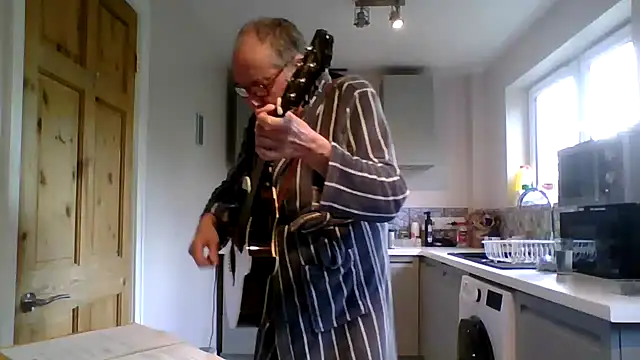 Snapshot of jimmybenido chatting on 13, 5, 2026 jimmybenido online show from 13, 5, 2026