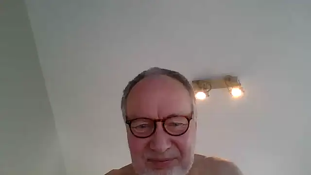 Snapshot of jimmybenido chatting on 15, 5, 2026 jimmybenido online show from 15, 5, 2026