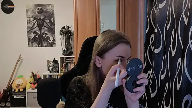 Snapshot of stellablondy chatting on 11, 10, 2025 stellablondy online show from 11, 10, 2025