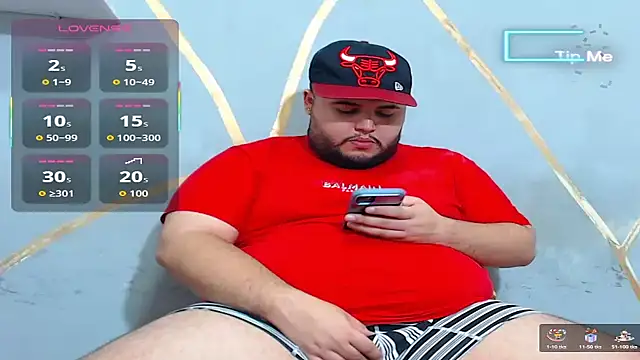 Snapshot of damian_chubby chatting on 16, 10, 2025 damian chubby online show from 16, 10, 2025