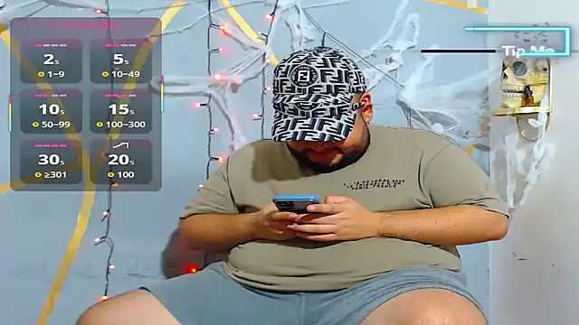 Snapshot of damian_chubby chatting on 17, 10, 2025 damian chubby online show from 17, 10, 2025
