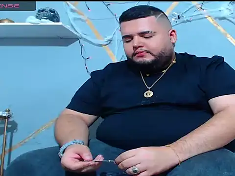 Snapshot of damian_chubby chatting on 26, 10, 2025 damian chubby online show from 26, 10, 2025