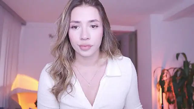 Snapshot of honeyann08 chatting on 25, 9, 2025 honeyann08 online show from 25, 9, 2025