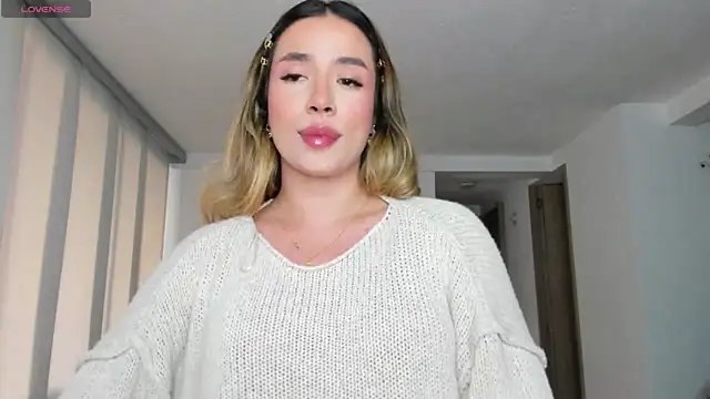 Snapshot of honeyann08 chatting on 18, 1, 2025 honeyann08 online show from 18, 1, 2025