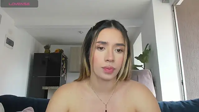 Snapshot of honeyann08 chatting on 18, 2, 2025 honeyann08 online show from 18, 2, 2025