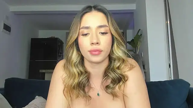 Snapshot of honeyann08 chatting on 21, 2, 2025 honeyann08 online show from 21, 2, 2025