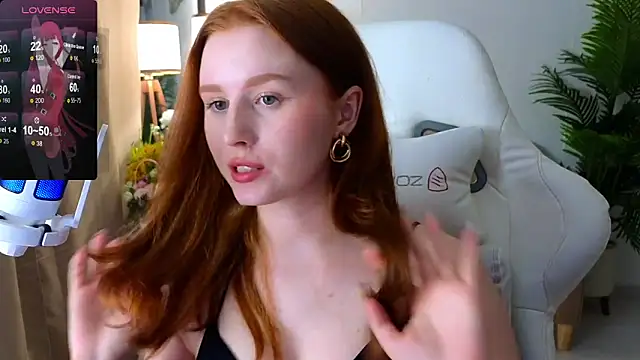 Snapshot of Meow_babe chatting on 14, 3, 2025 Meow babe online show from 14, 3, 2025