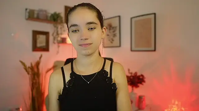Snapshot of Gia_Paige18 chatting on 18, 9, 2025 Gia Paige18 online show from 18, 9, 2025