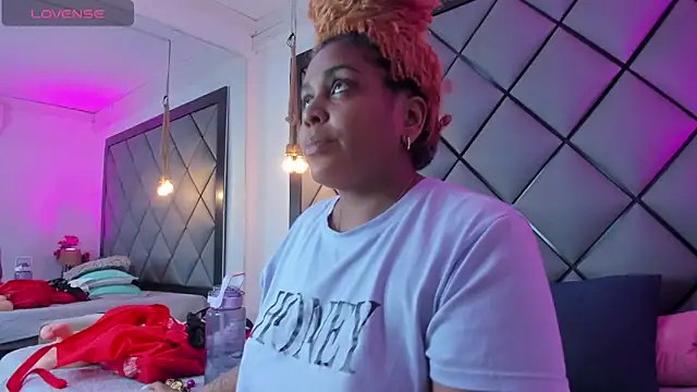 ELLA KELLY online show from 7, 4, 2026