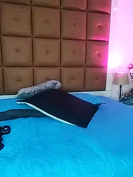 Snapshot of ELLA_KELLY chatting on 28, 10, 2025 ELLA KELLY online show from 28, 10, 2025