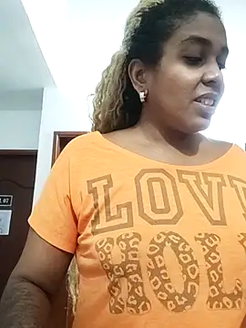 Snapshot of ELLA_KELLY chatting on 13, 11, 2025 ELLA KELLY online show from 13, 11, 2025