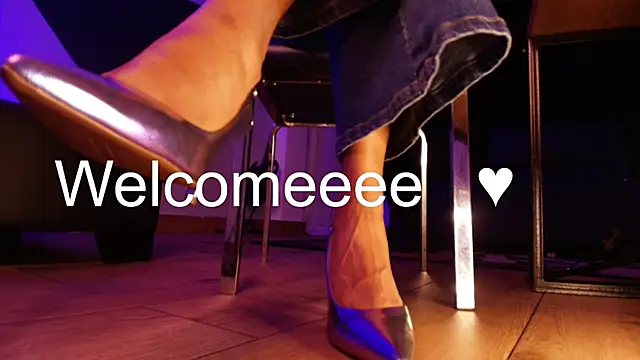 Snapshot of Pia_mo chatting on 29, 10, 2025 Pia mo online show from 29, 10, 2025