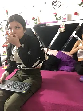 1lovelygirls online show from 17, 9, 2025