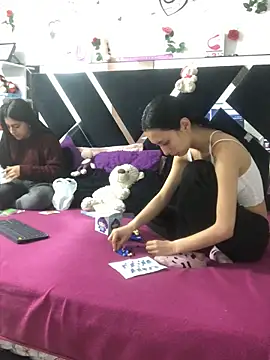 1lovelygirls online show from 9, 9, 2025