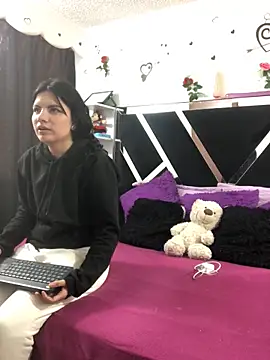 1lovelygirls online show from 25, 9, 2025