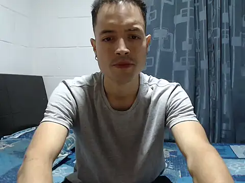 dimitriquiet05 online show from 7, 2, 2026