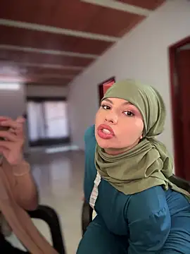 lalilamassu1 online show from 6, 11, 2025